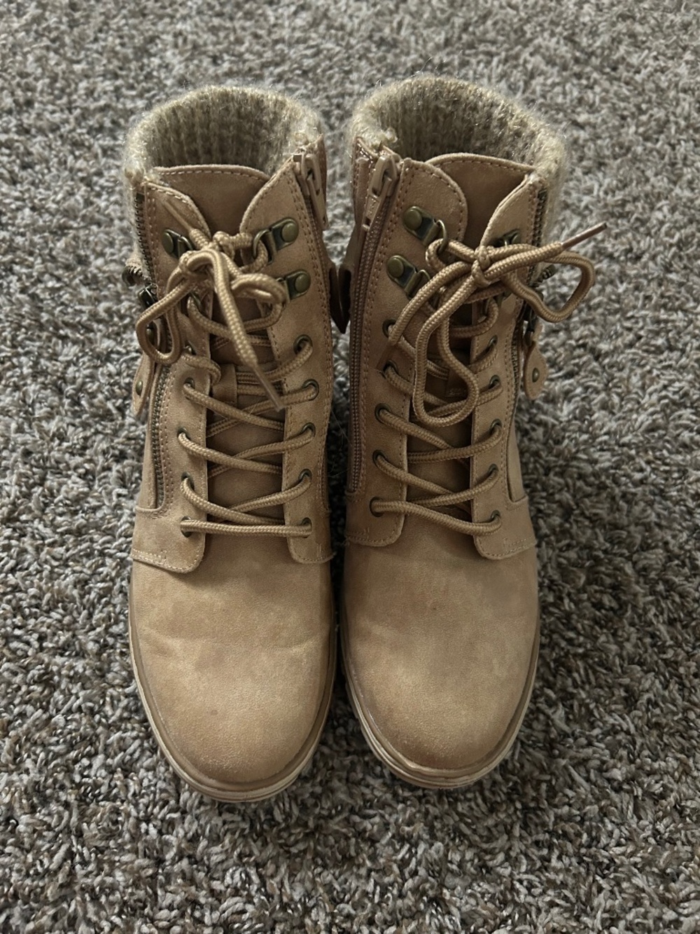 Women’s Size 8 Cliffs Boots